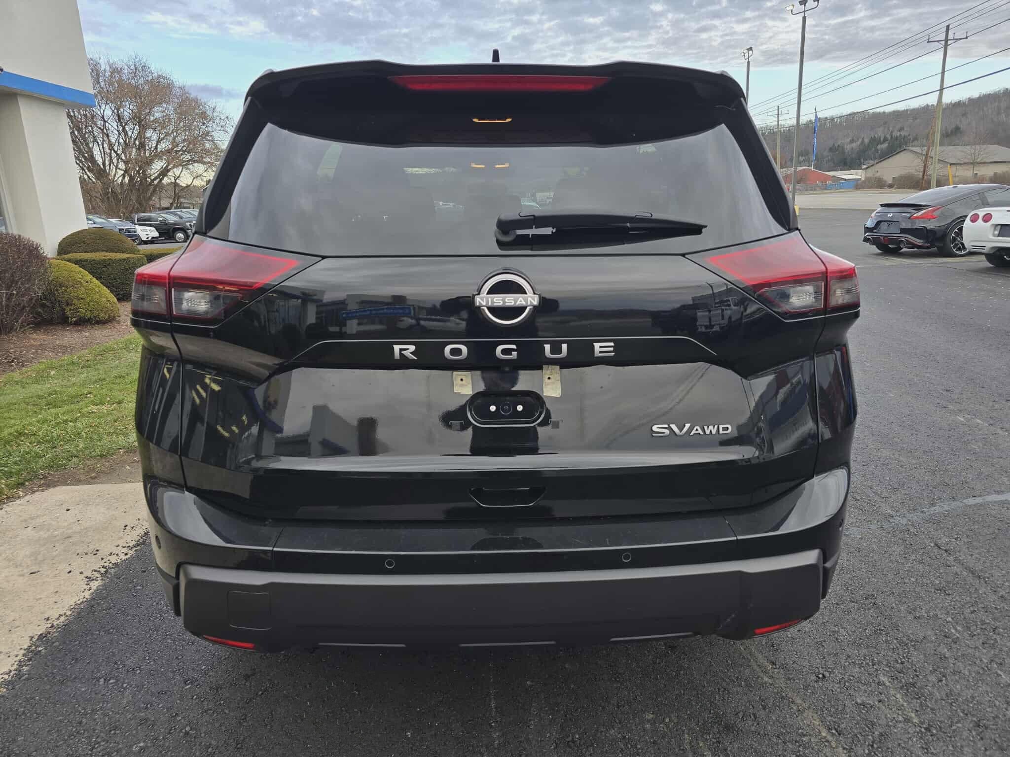 2024 Nissan Rogue SV photo 4