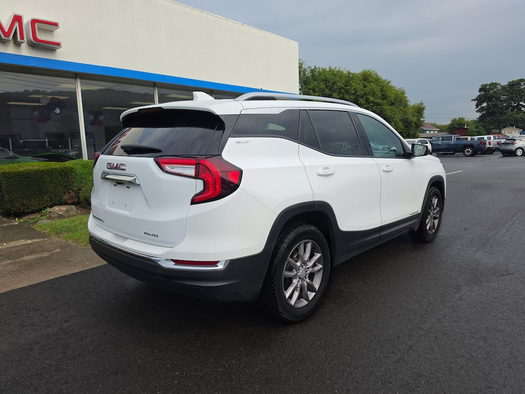 Used 2024 GMC Terrain SLT SUV