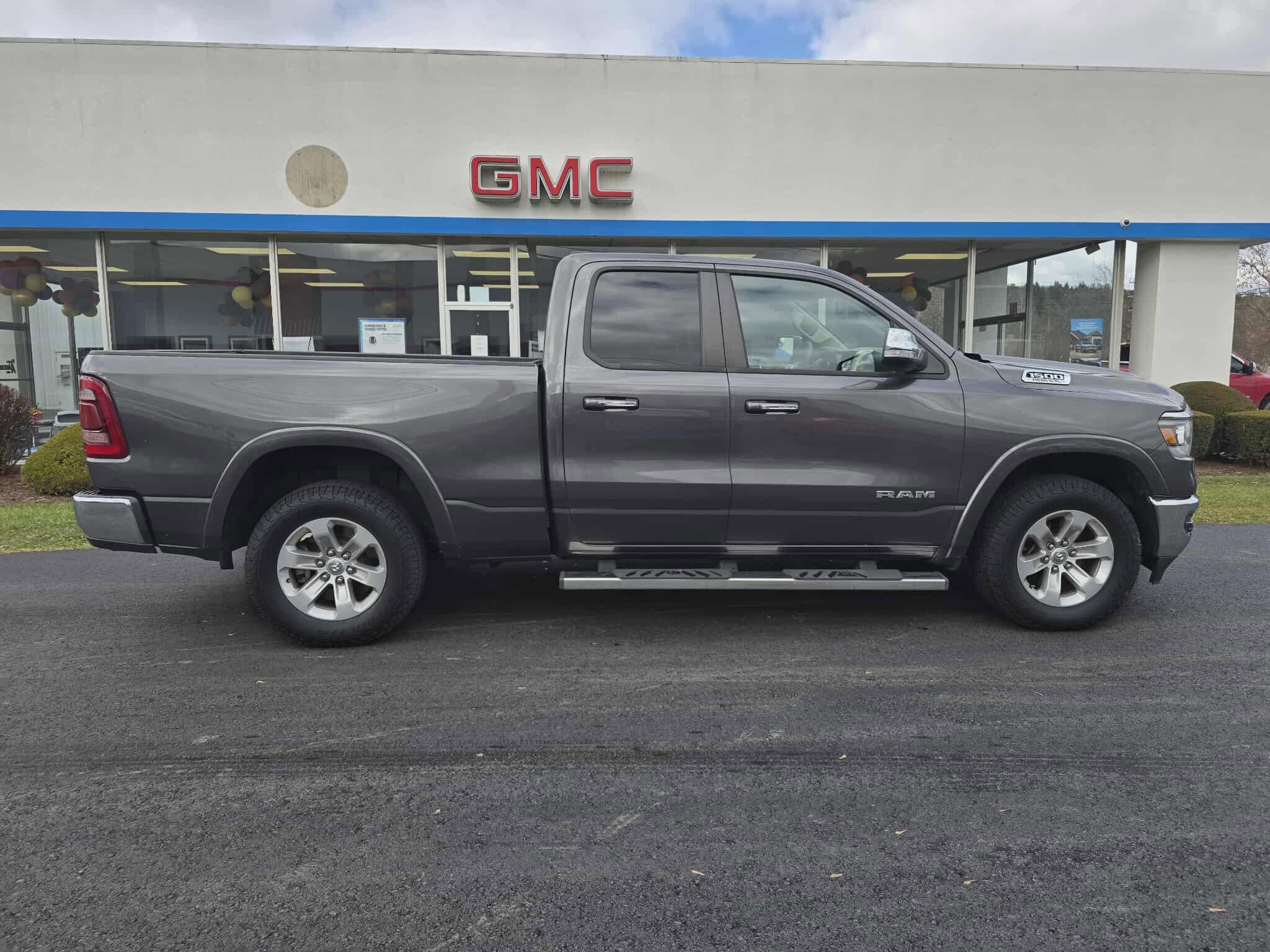 2020 Ram 1500 Laramie photo 2