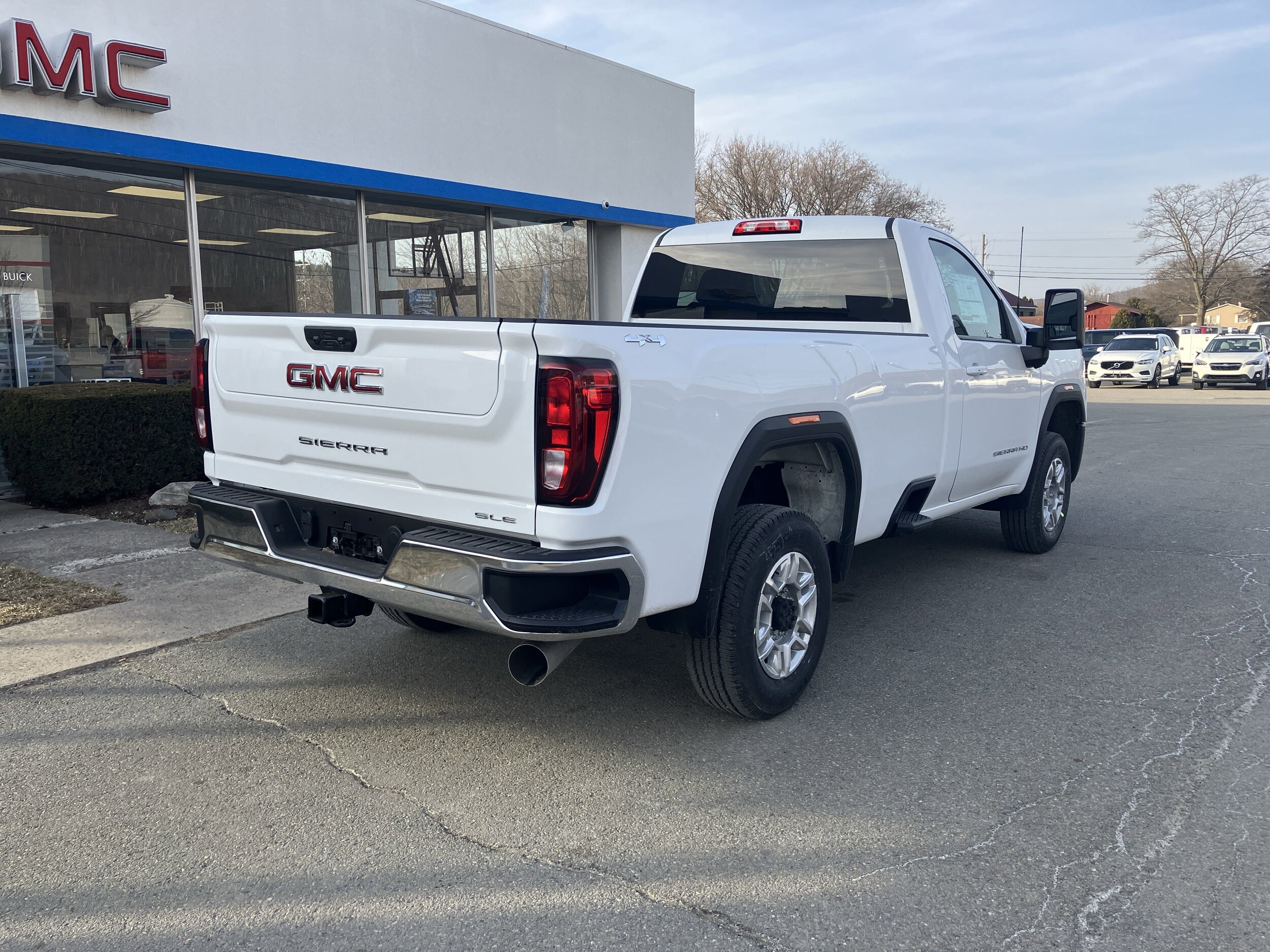2025 Gmc Sierra 2500 HD SLE photo 3