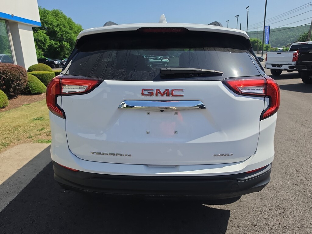 Used 2024 GMC Terrain SLE SUV