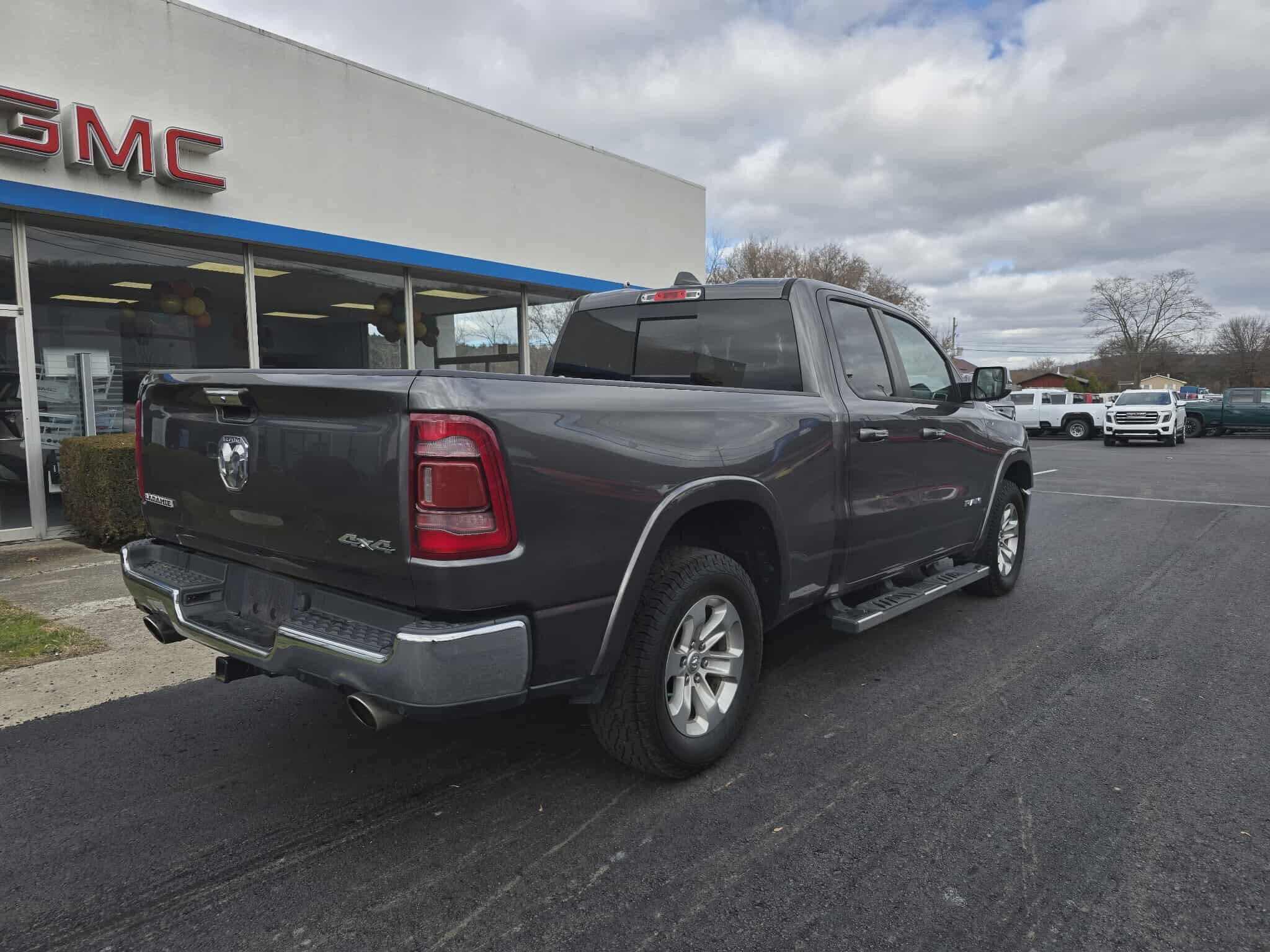 2020 Ram 1500 Laramie photo 3