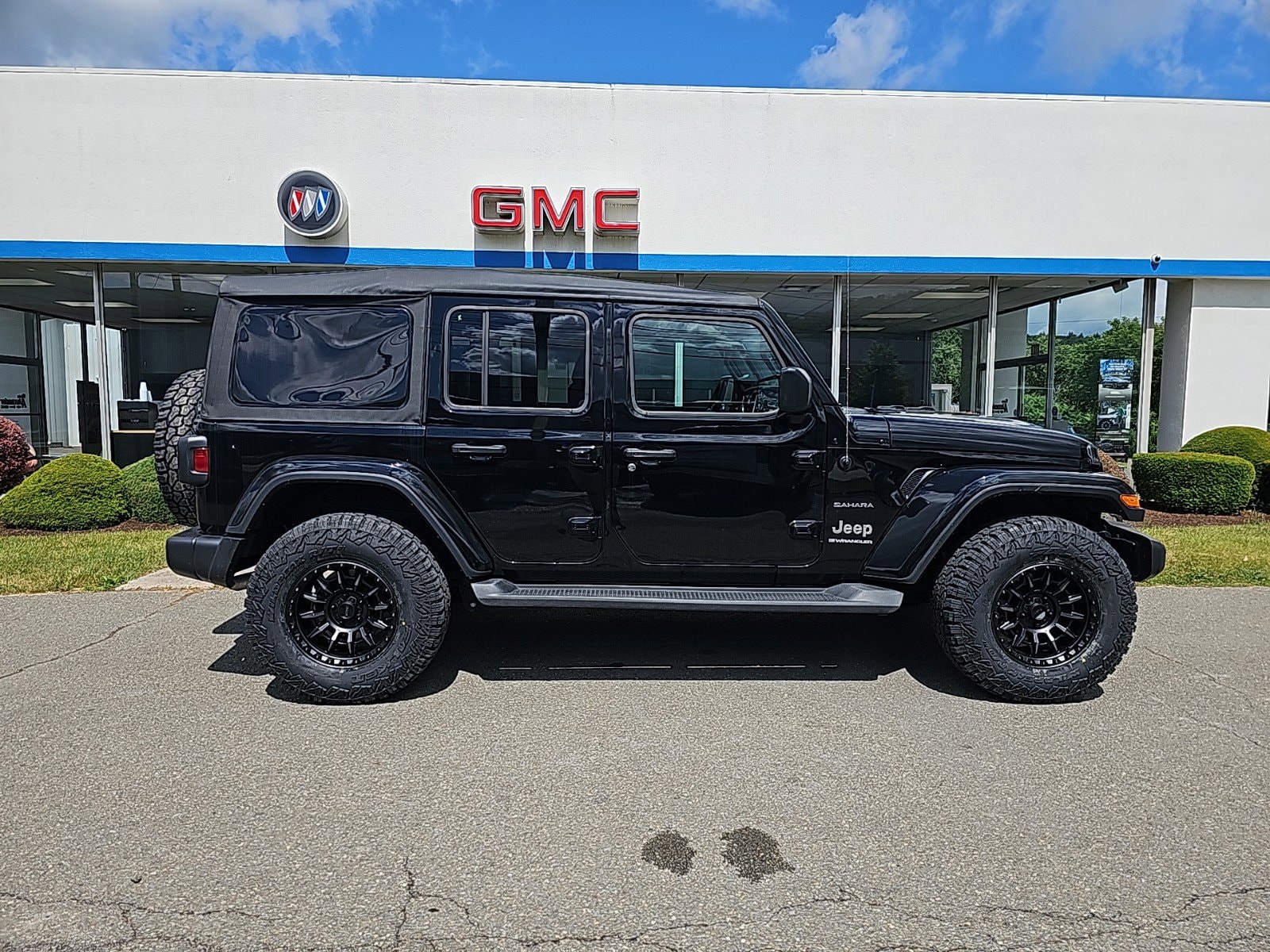 Used 2023 Jeep Wrangler 4-Door Sahara with VIN 1C4HJXEG9PW572514 for sale in Montoursville, PA