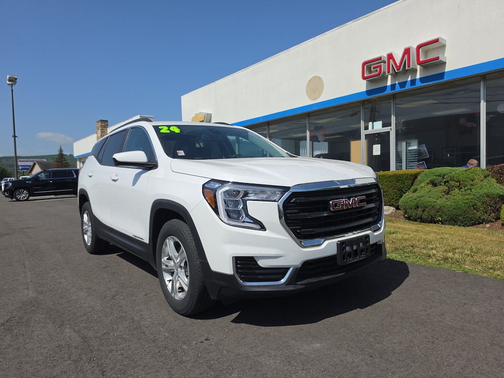 Used 2024 GMC Terrain SLE SUV