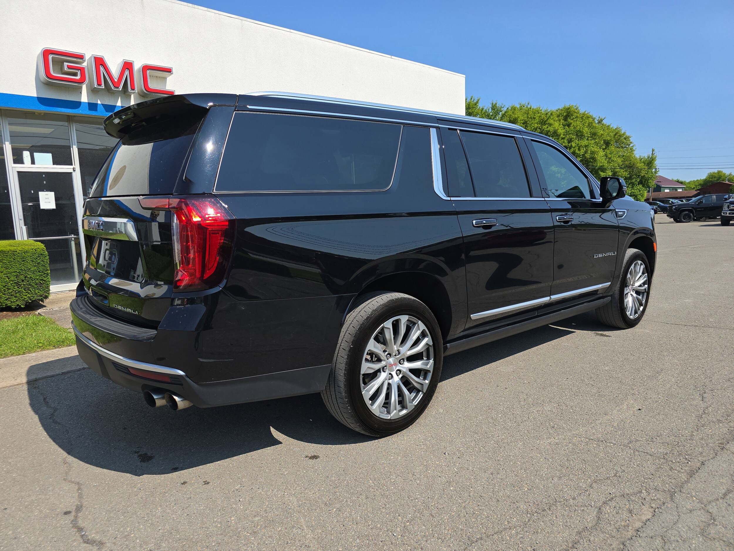 2022 Gmc Yukon XL Denali photo 3