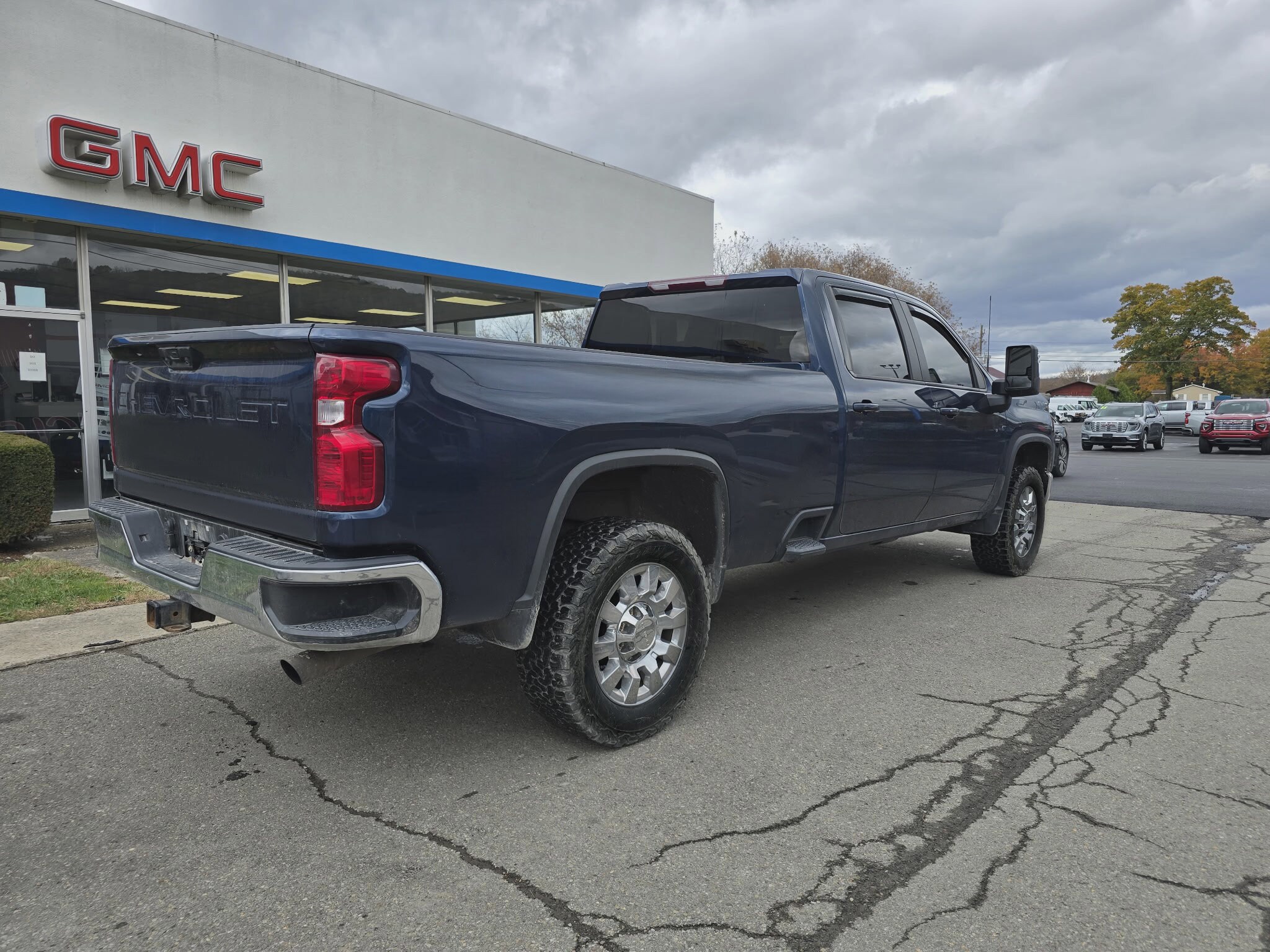 2022 Chevrolet Silverado 2500HD LT photo 2