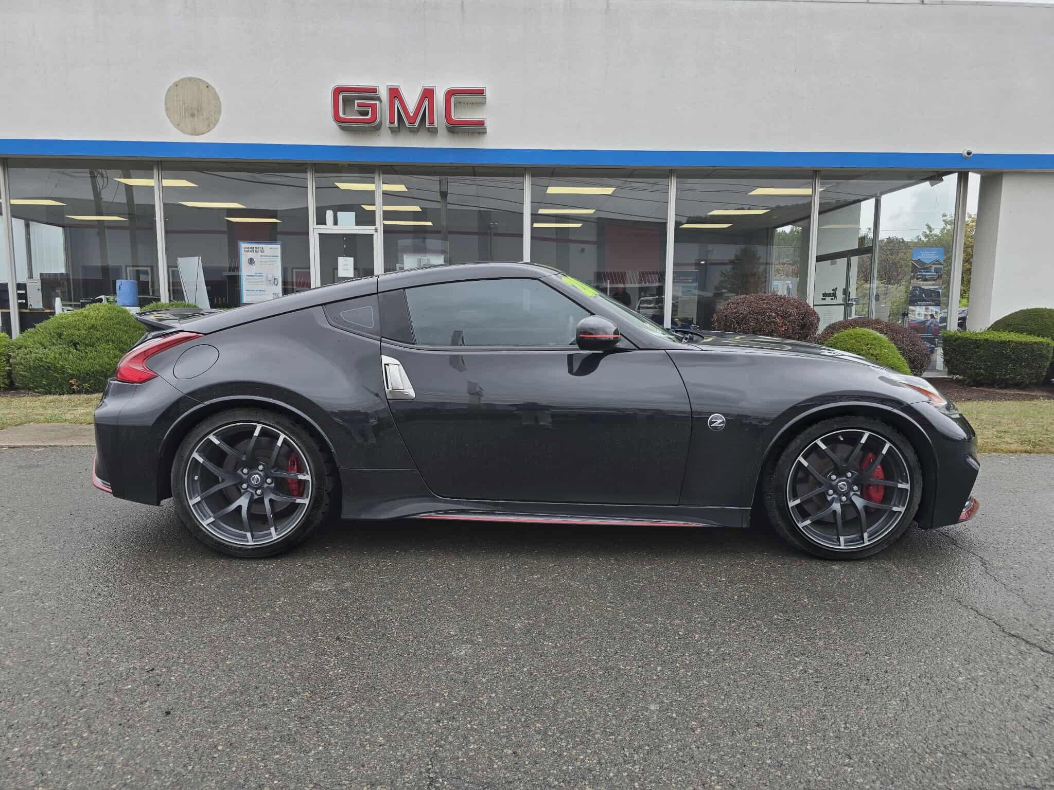 2020 Nissan 370Z Nismo photo 2