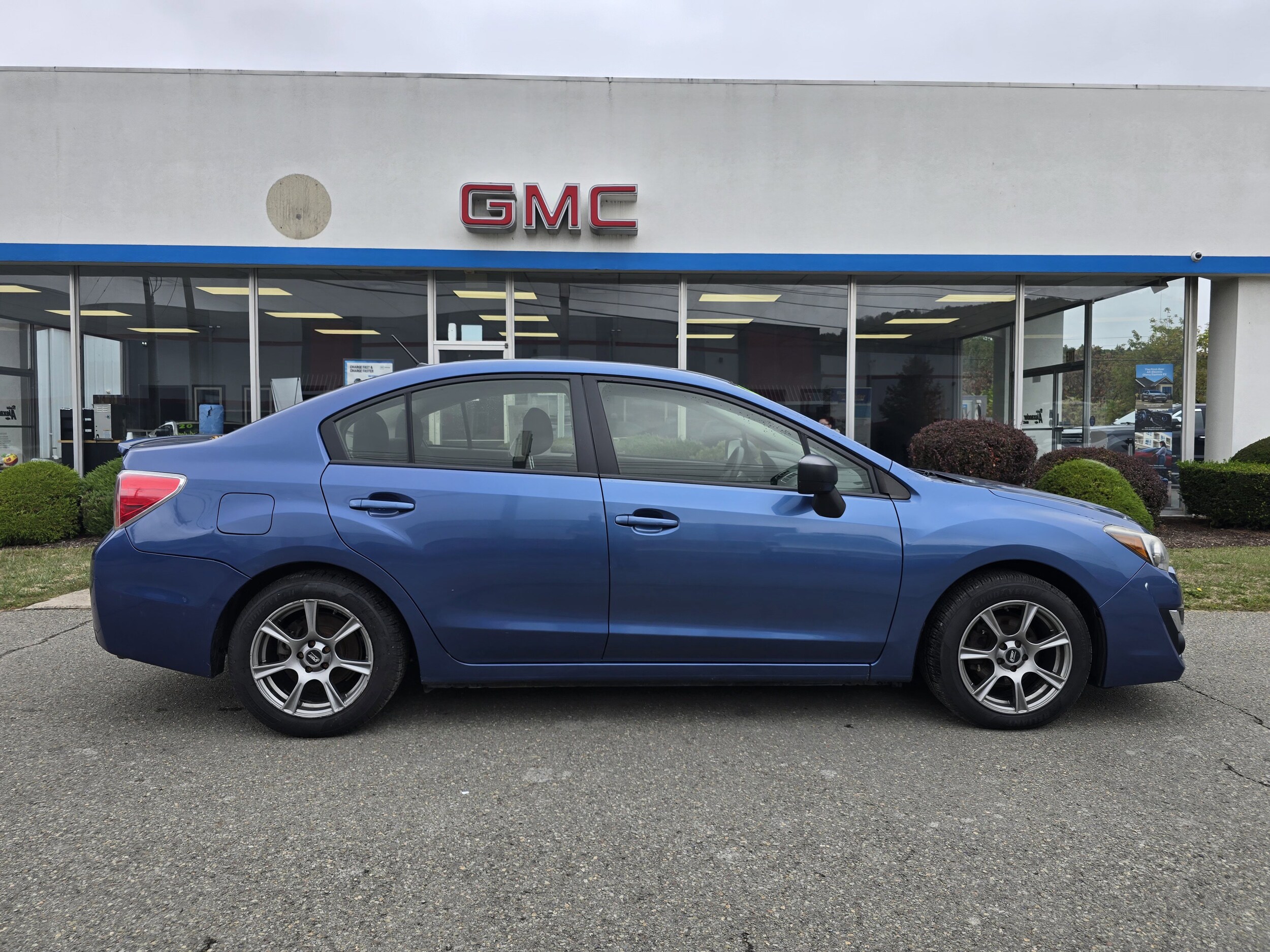2016 Subaru Impreza 2.0i photo 2