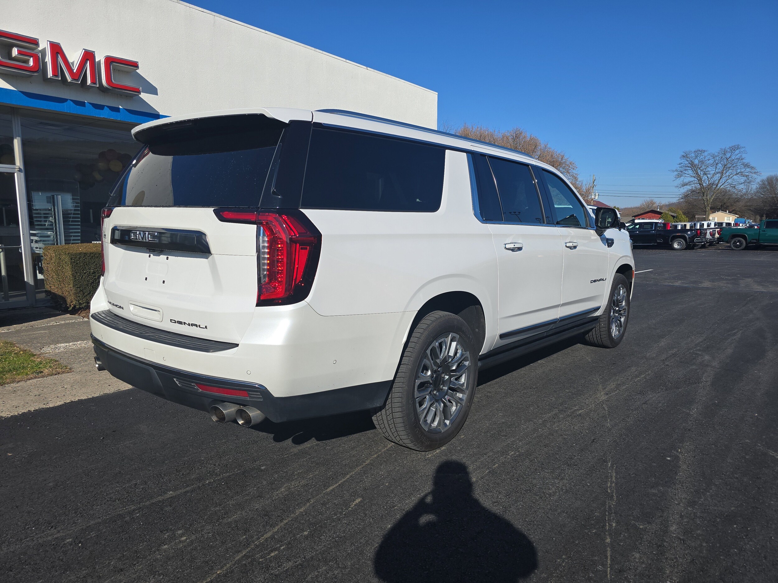 2023 Gmc Yukon XL Denali Ultimate photo 2