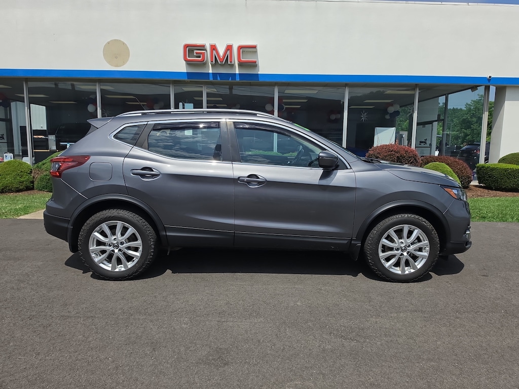 Used 2022 Nissan Rogue Sport SV SUV