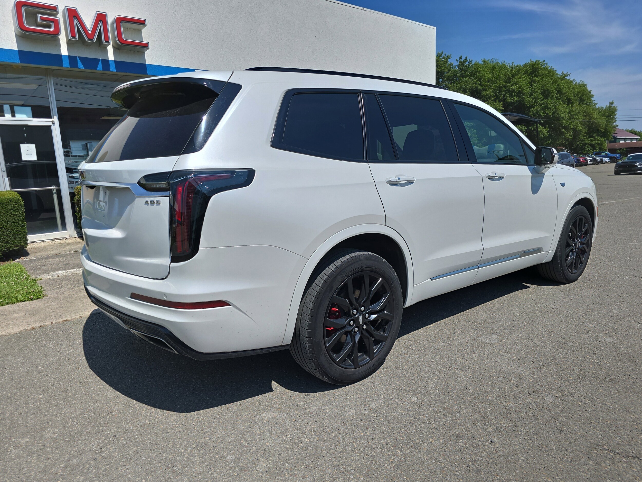 2023 Cadillac XT6 Sport photo 3