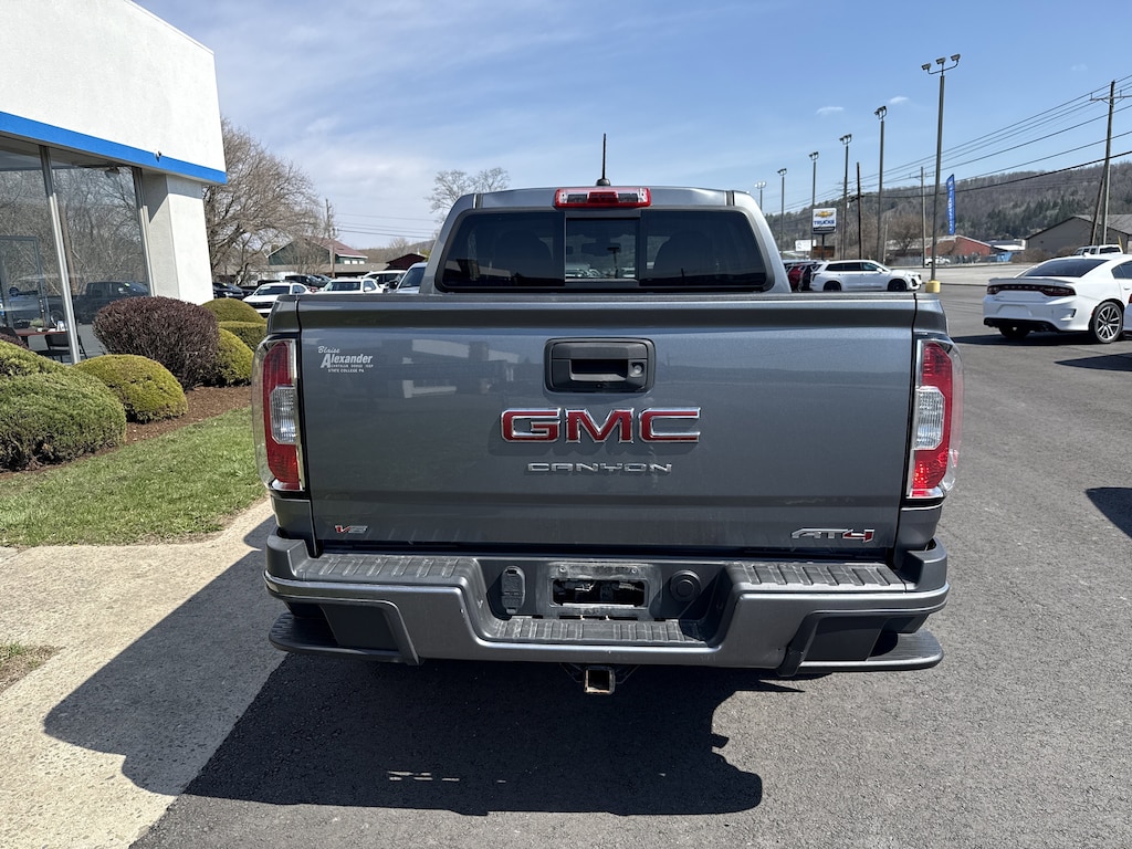 Used 2021 GMC Canyon 4WD AT4 w/Cloth Truck Crew Cab