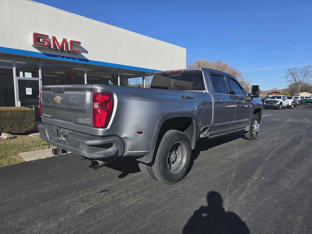 Used 2024 Chevrolet Silverado 3500HD High Country Truck Crew Cab