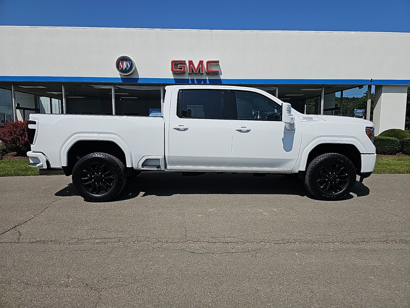 Used 2023 GMC Sierra 2500HD AT4 with VIN 1GT49PEY3PF128528 for sale in Montoursville, PA