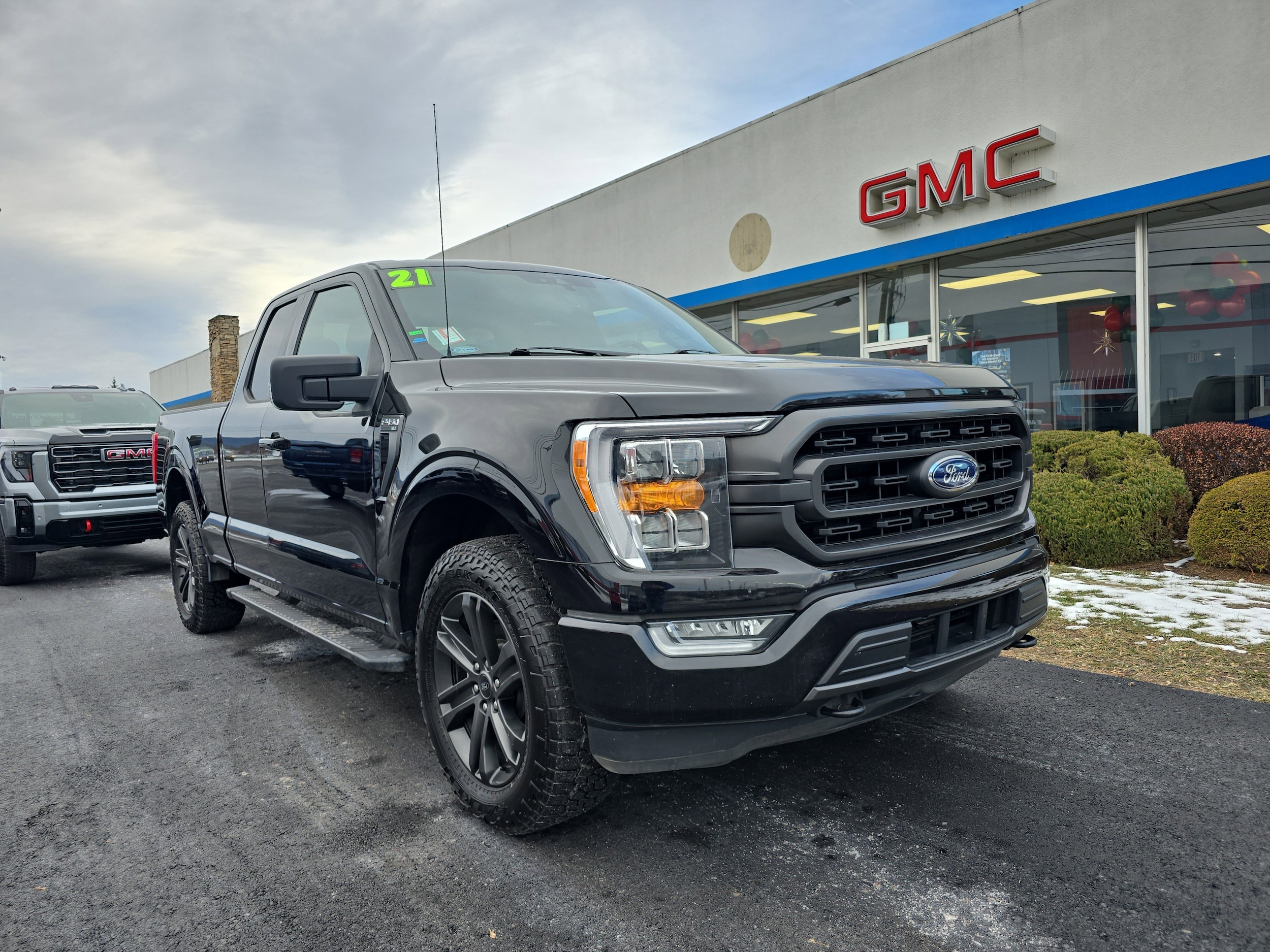 2021 Ford F-150 XLT's photo