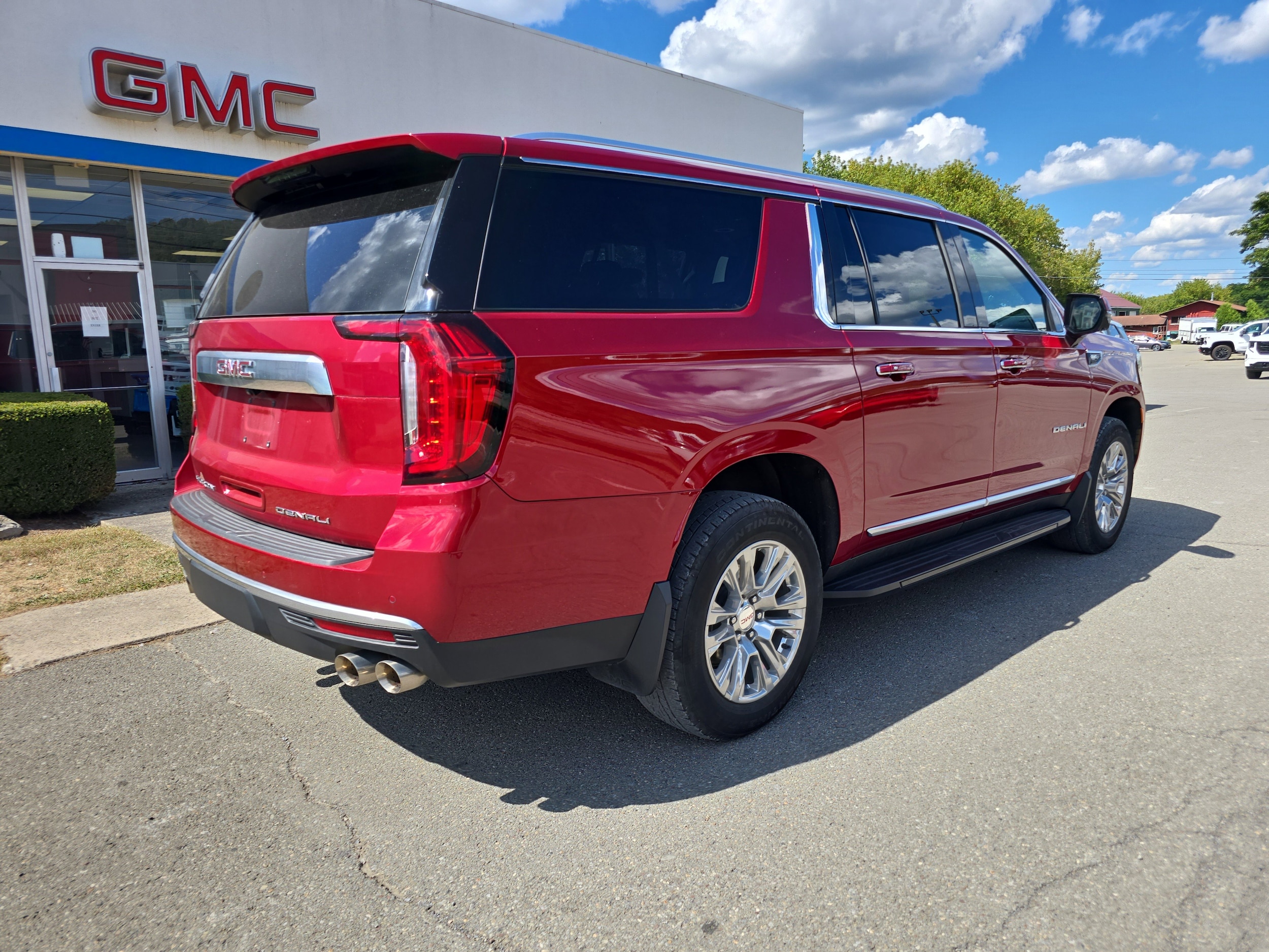 2023 Gmc Yukon XL Denali photo 2