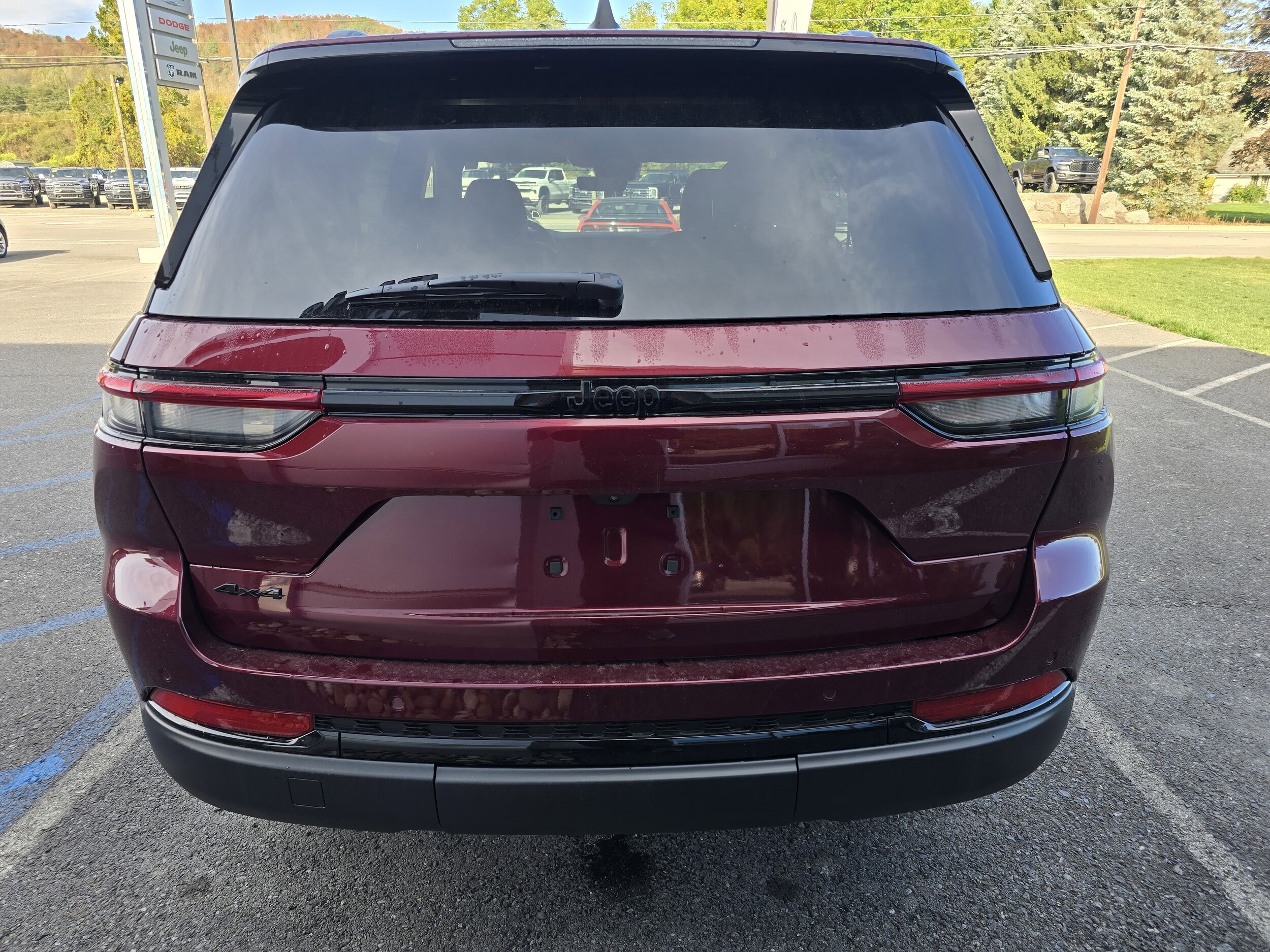 2025 Jeep Grand Cherokee Altitude photo 4