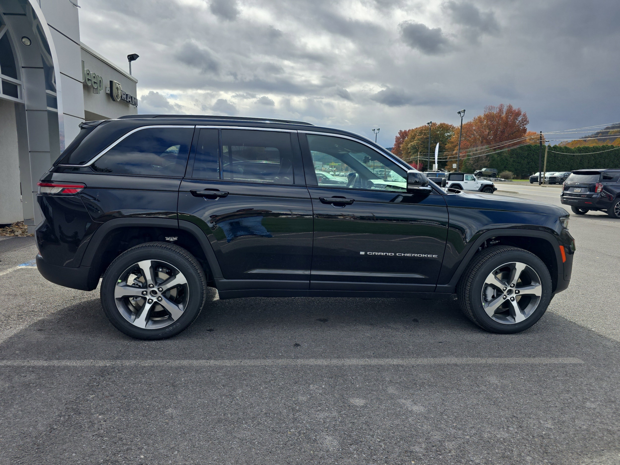 2025 Jeep Grand Cherokee Limited - Photo 2