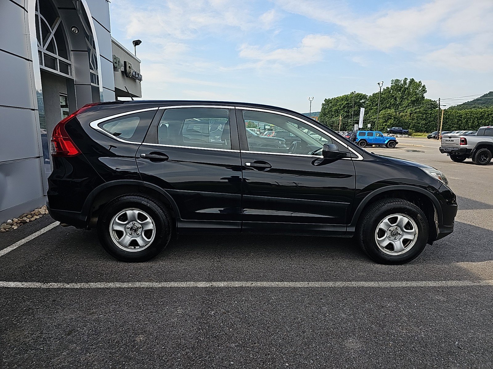 Used 2016 Honda CR-V LX with VIN 2HKRM4H37GH610802 for sale in Mansfield, PA