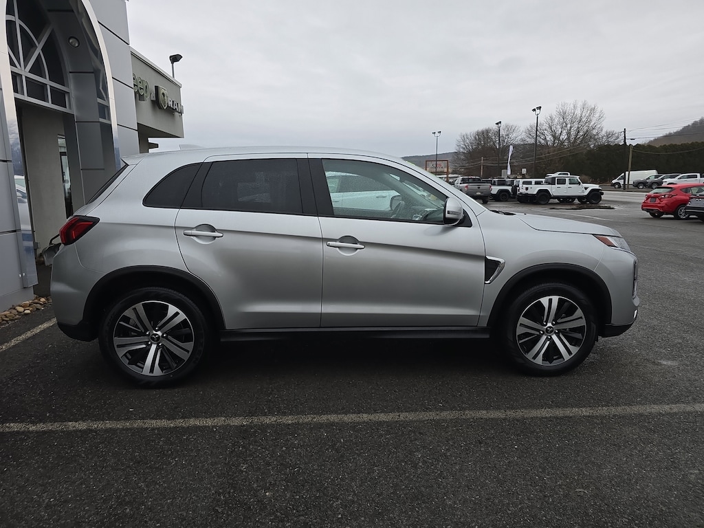 Used 2025 Mitsubishi Outlander Sport 2.0 SE SUV