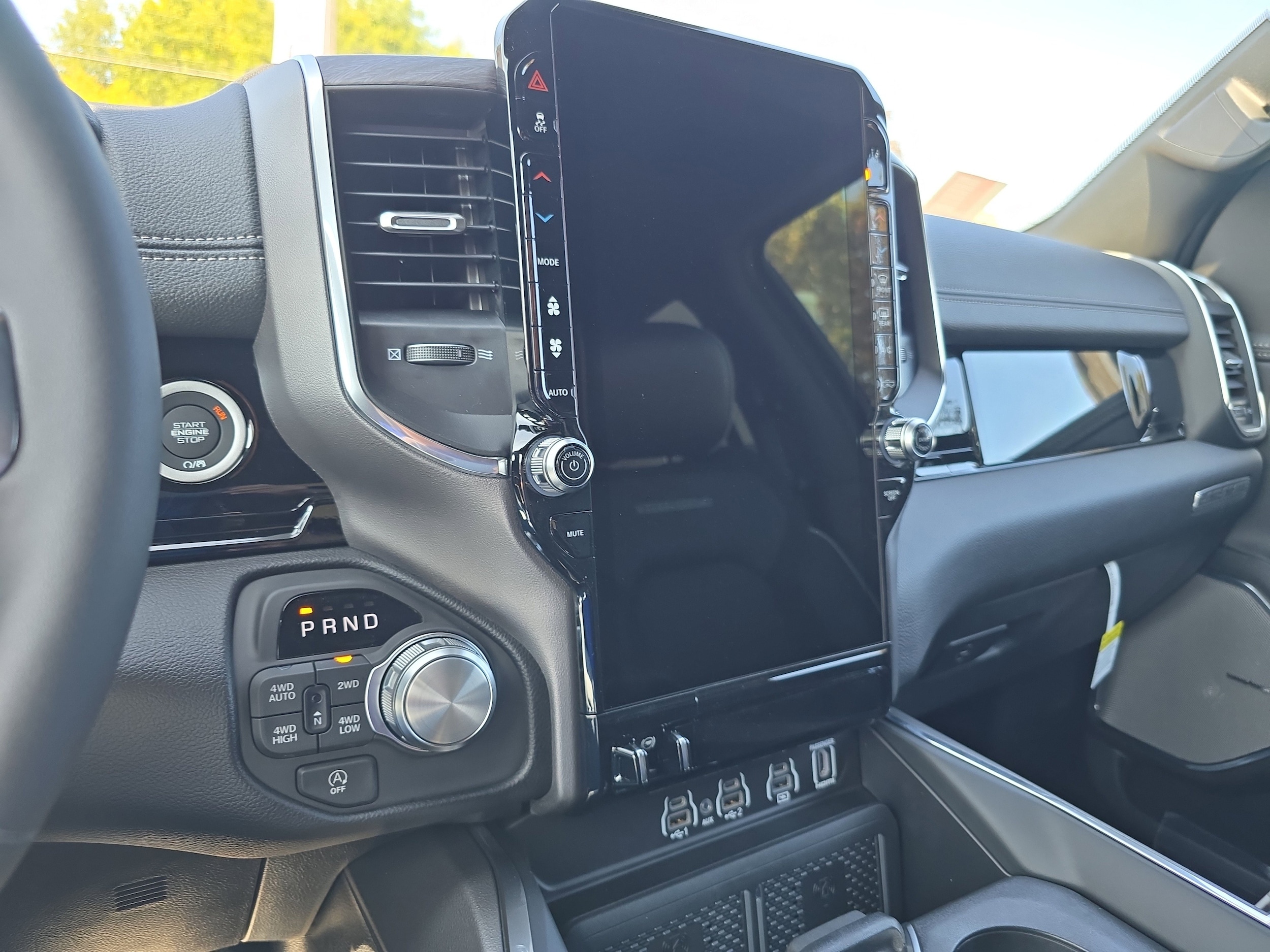 2026 RAM 1500 Laramie - Photo 25