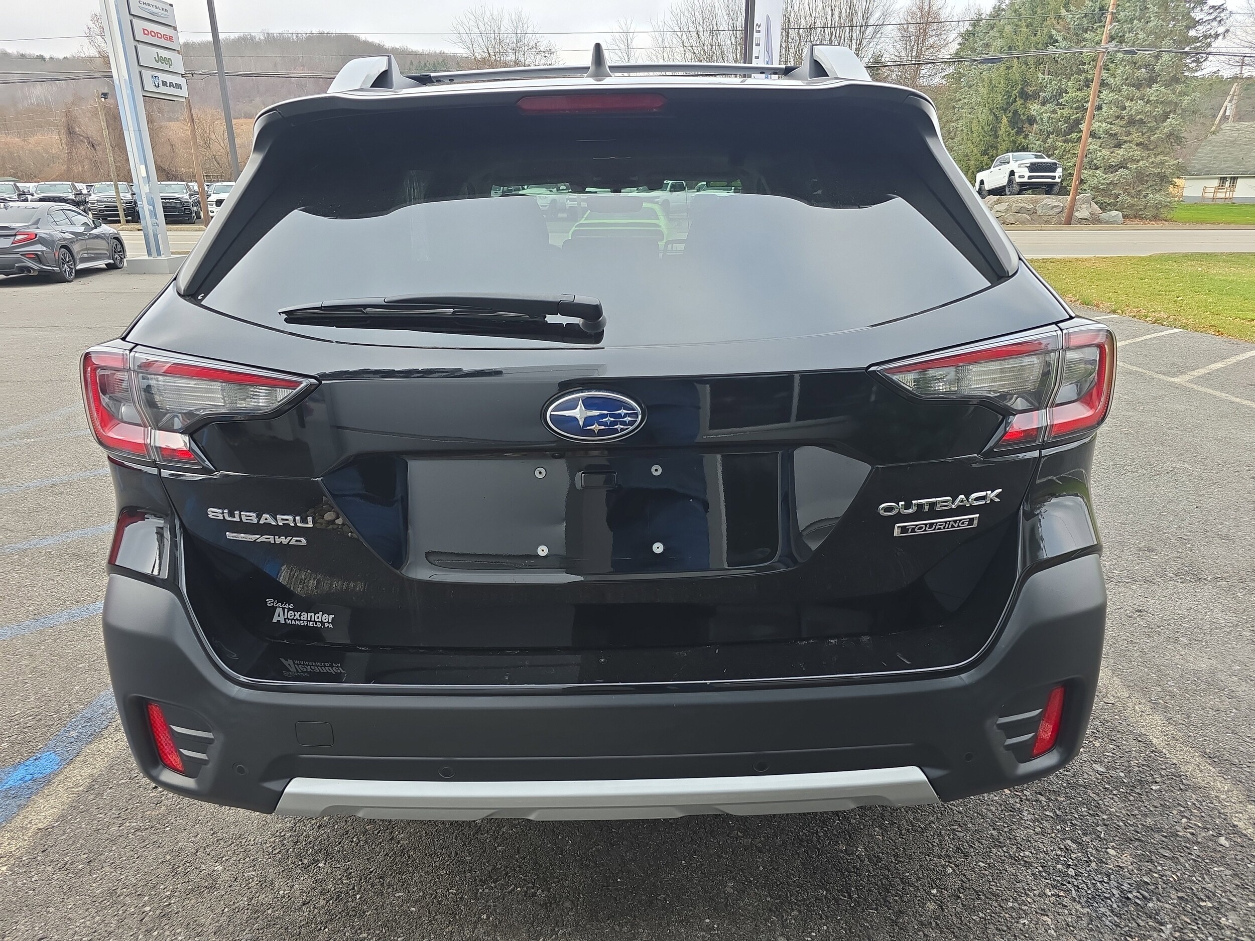 2022 Subaru Outback Touring photo 3