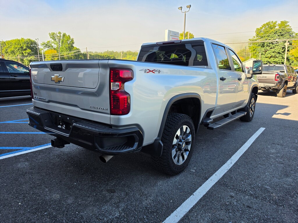 Used 2022 Chevrolet Silverado 2500HD Custom Truck Crew Cab