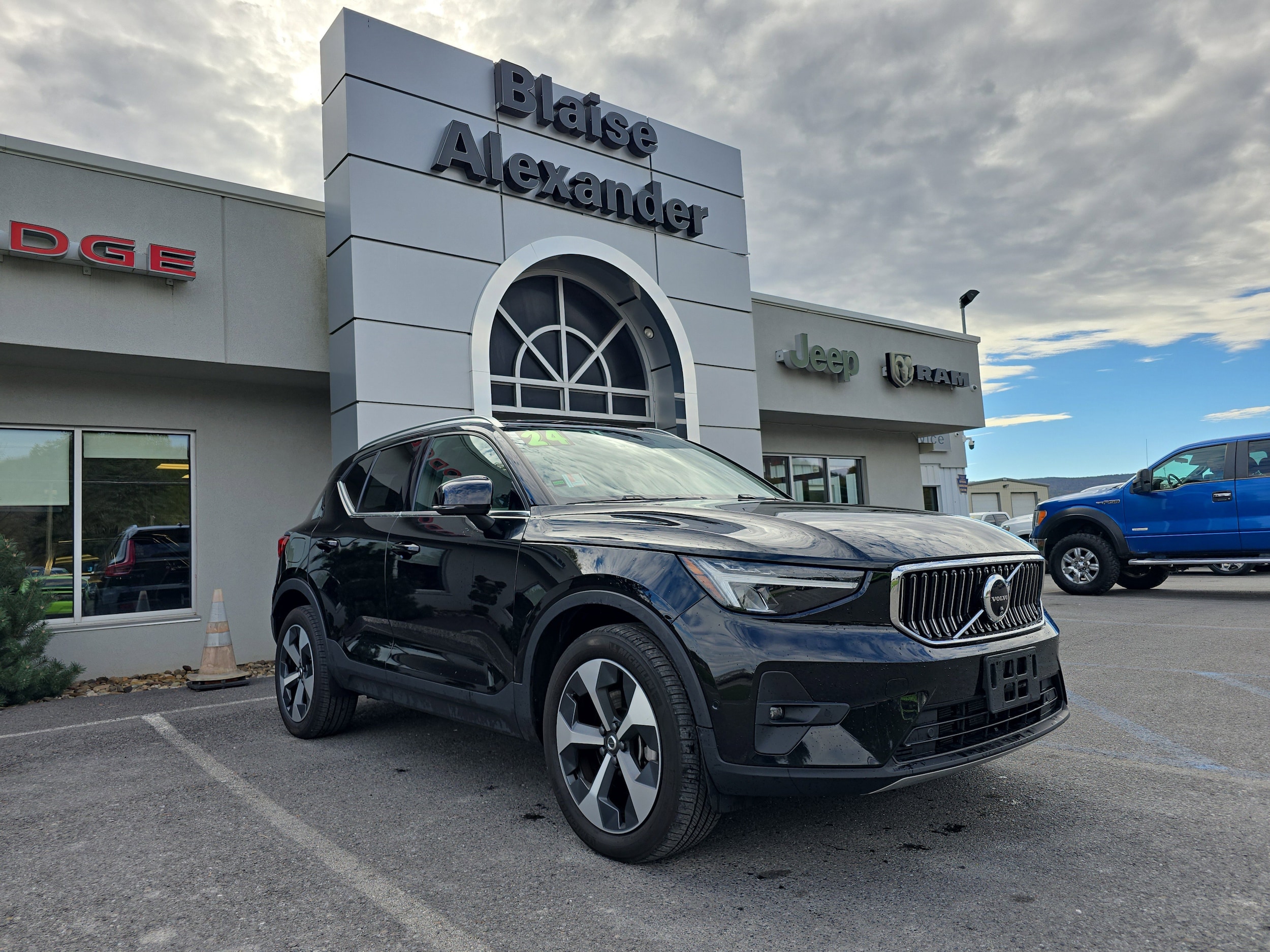 2024 Volvo XC40 Plus
