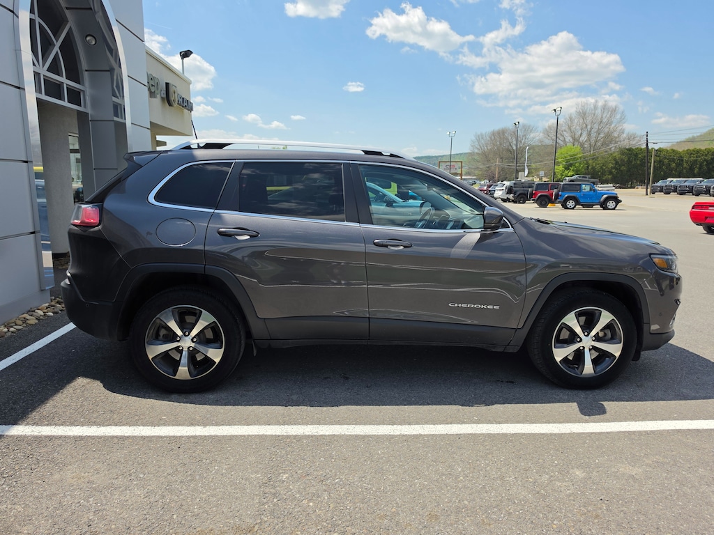 Used 2019 Jeep Cherokee Limited 4x4 SUV
