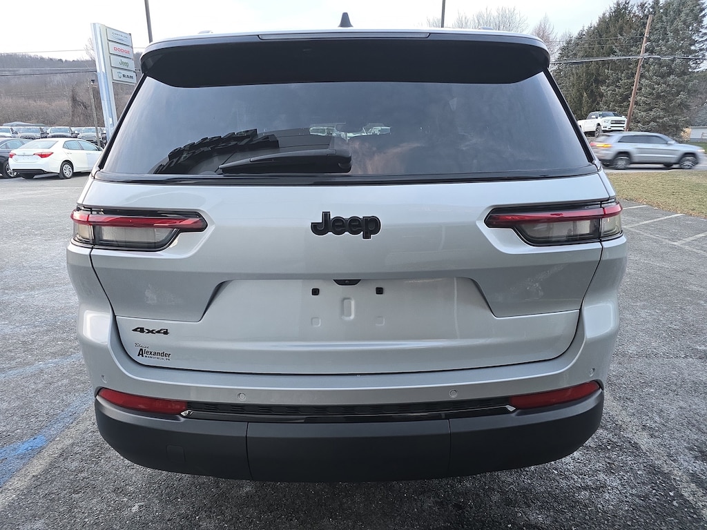 Used 2024 Jeep Grand Cherokee L Laredo SUV