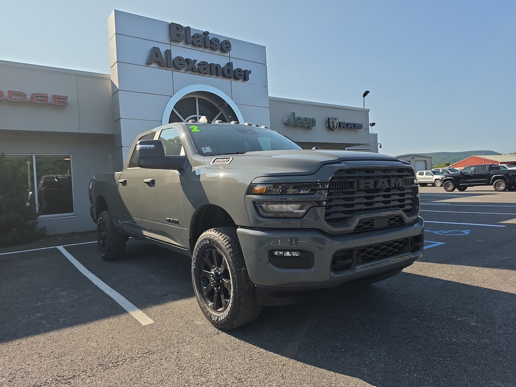 New 2026 Ram 2500 BIG HORN CREW CAB 4X4 6'4 BOX Pickup