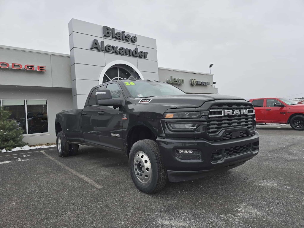 New 2026 Ram 3500 BIG HORN CREW CAB 4X4 8' BOX Pickup