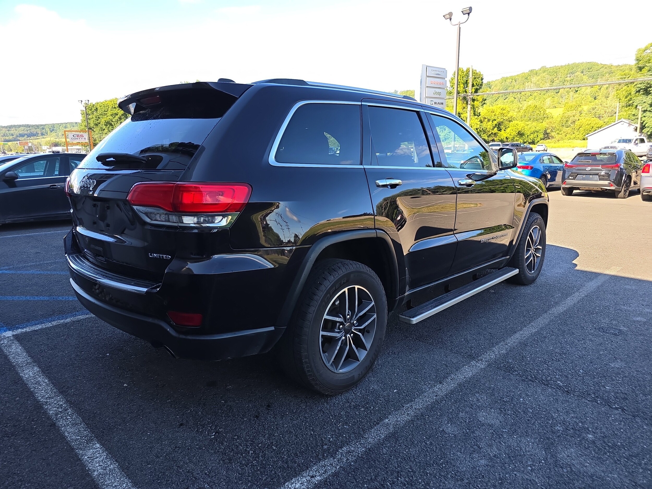 2019 Jeep Grand Cherokee Limited photo 3