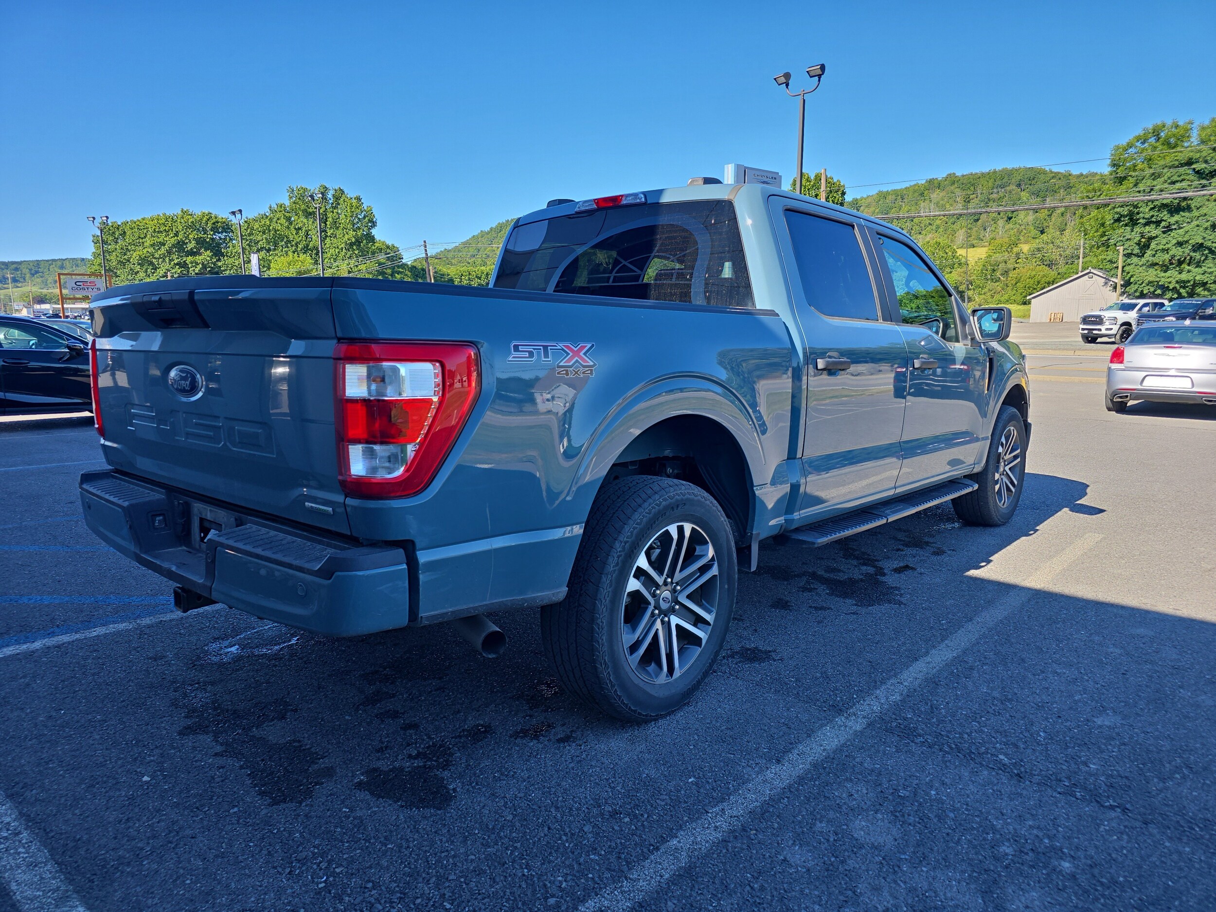 2023 Ford F-150 XL photo 2