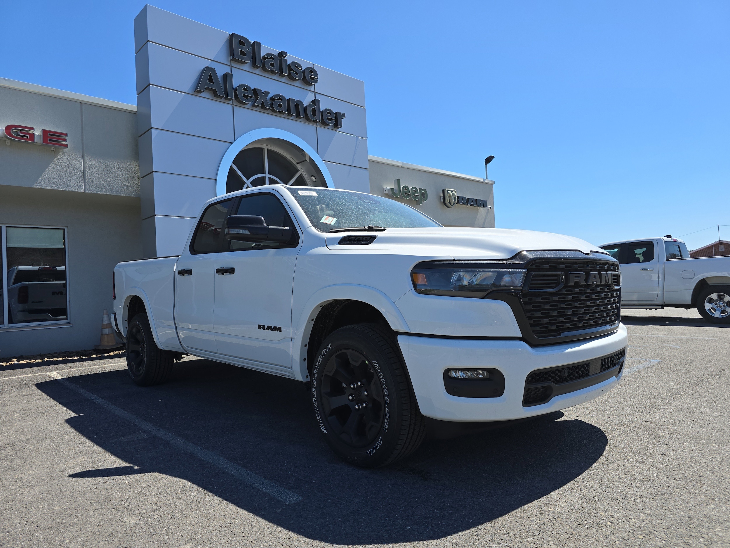 2025 Ram 1500 BIG HORN QUAD CAB 4X4 6'4 BOX