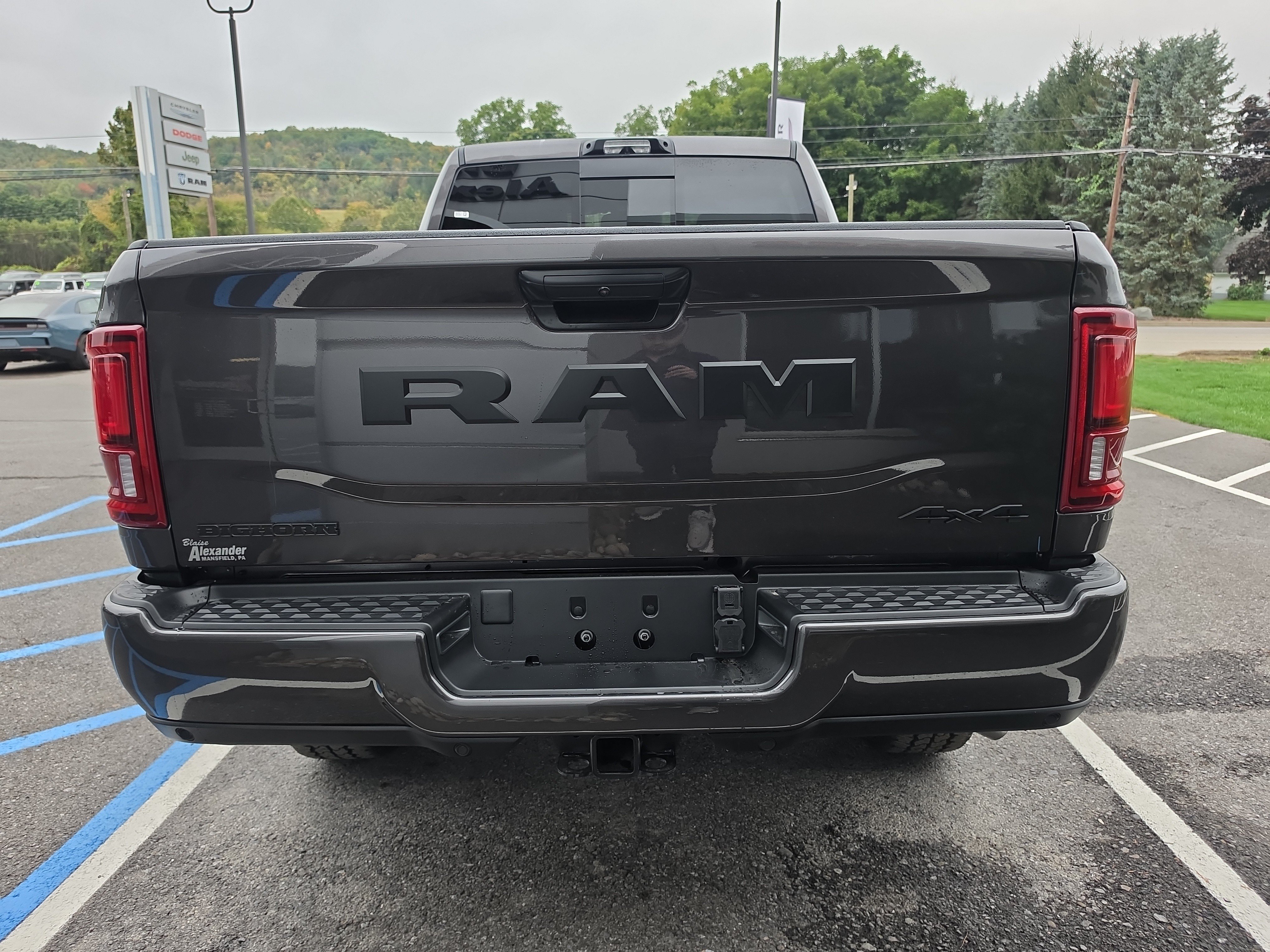 New 2027 Ram 2500 BIG HORN CREW CAB 4X4 6'4 BOX Pickup