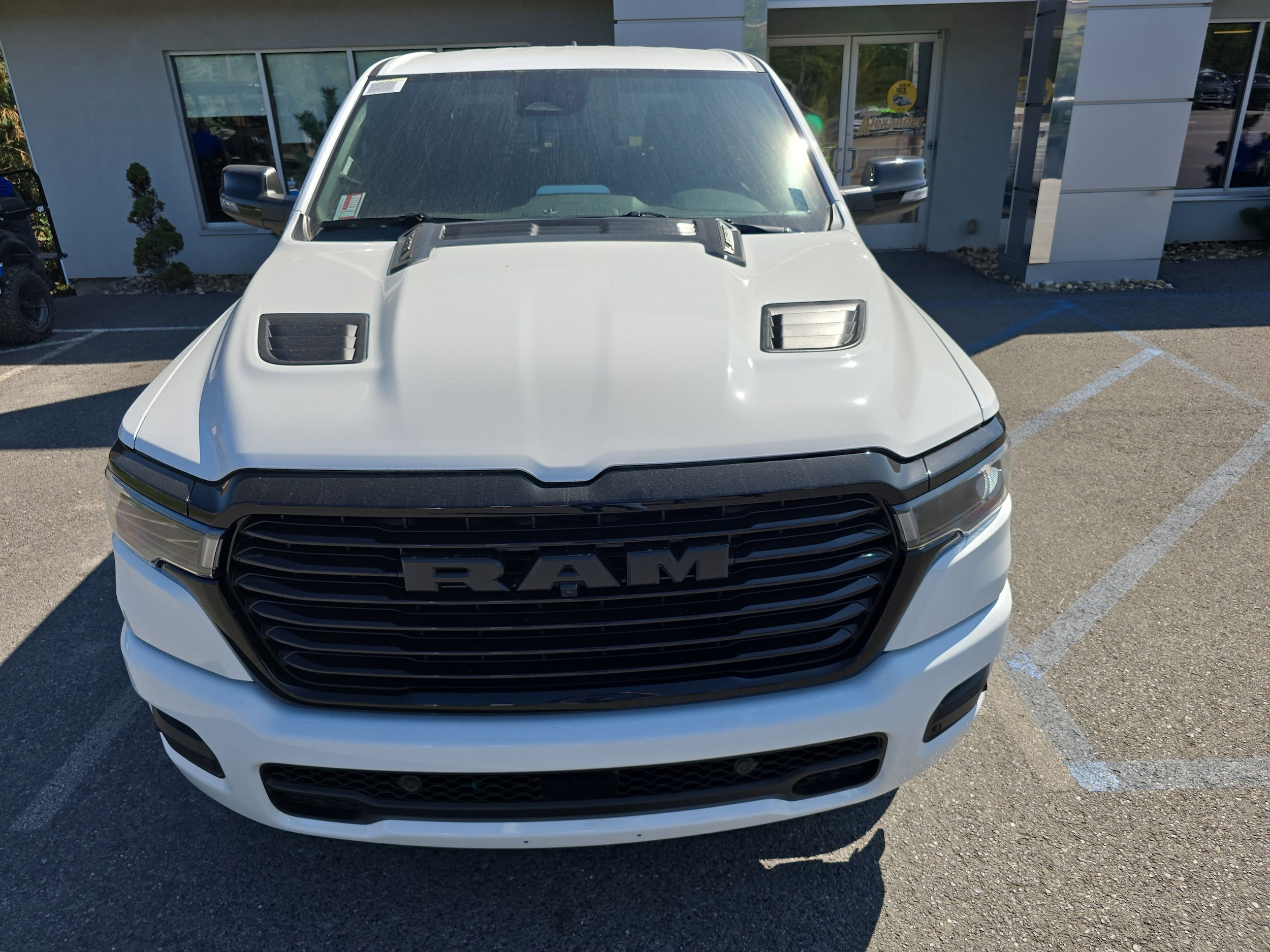 2026 RAM 1500 Laramie - Photo 9