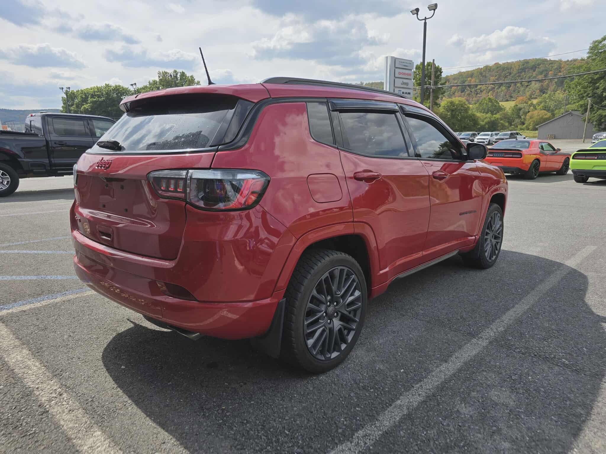 2022 Jeep Compass Limited Red Edition photo 2