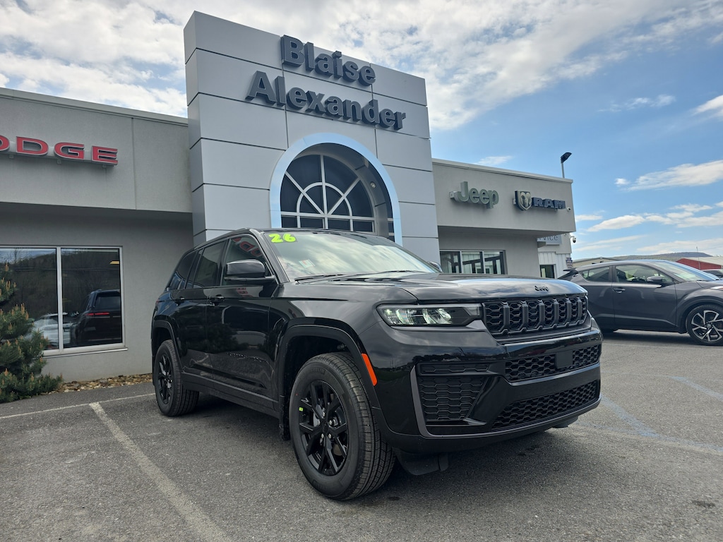 New 2026 Jeep Grand Cherokee LAREDO ALTITUDE 4X4 Sport Utility