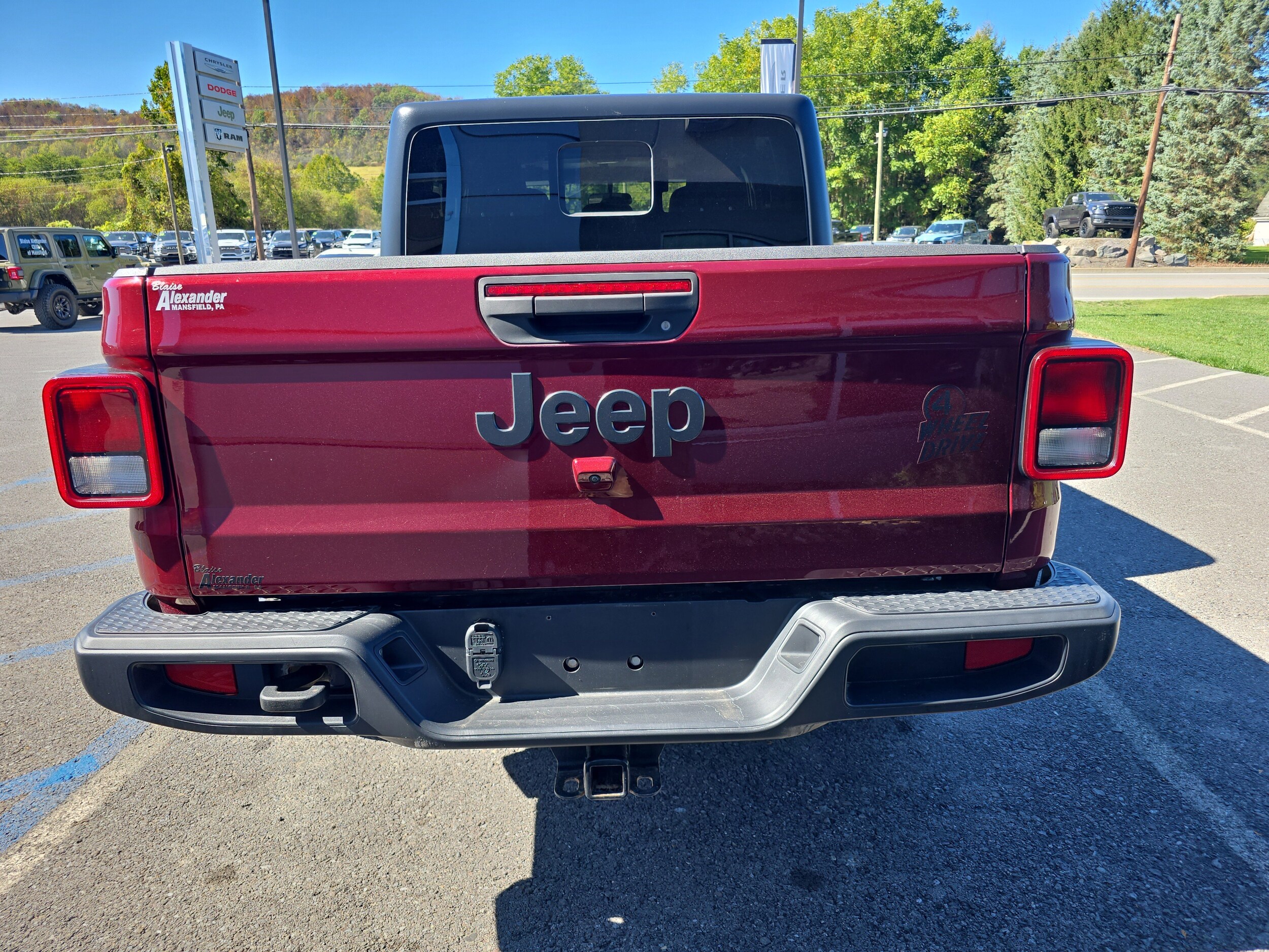 2021 Jeep Gladiator Willys photo 4