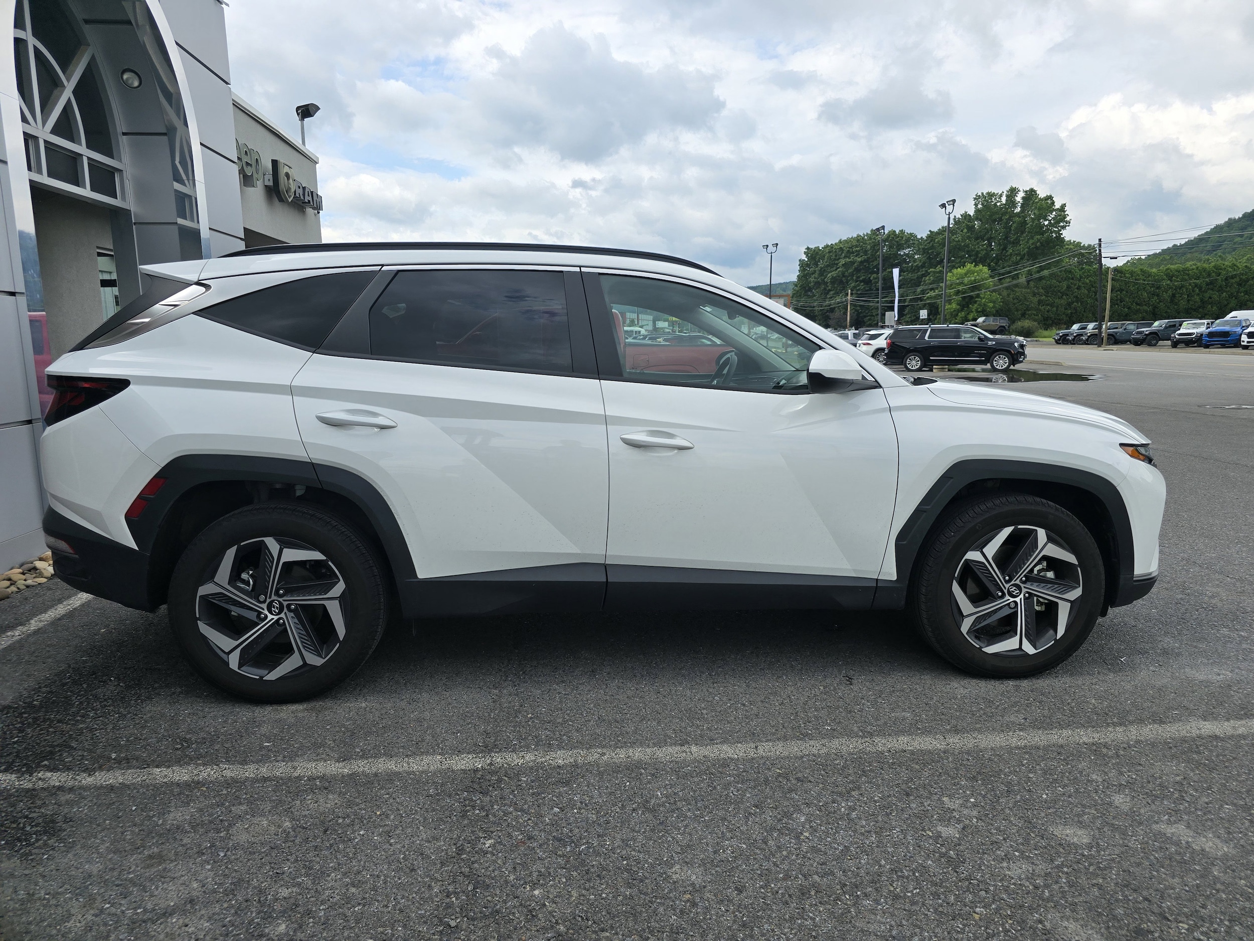 Used 2024 Hyundai Tucson SEL with VIN 5NMJBCDEXRH423624 for sale in Mansfield, PA