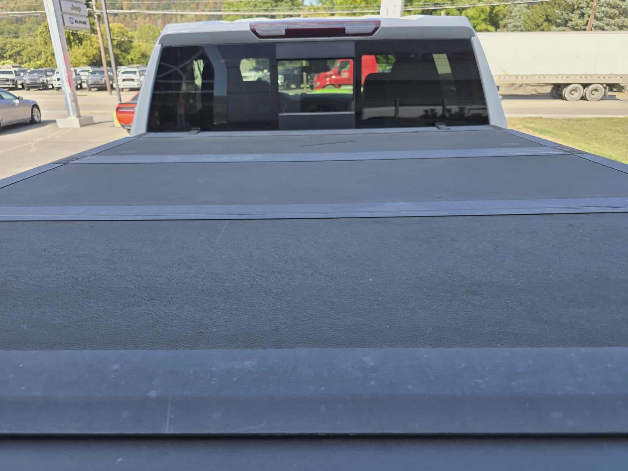 2022 Chevrolet Silverado 1500 RST photo 3