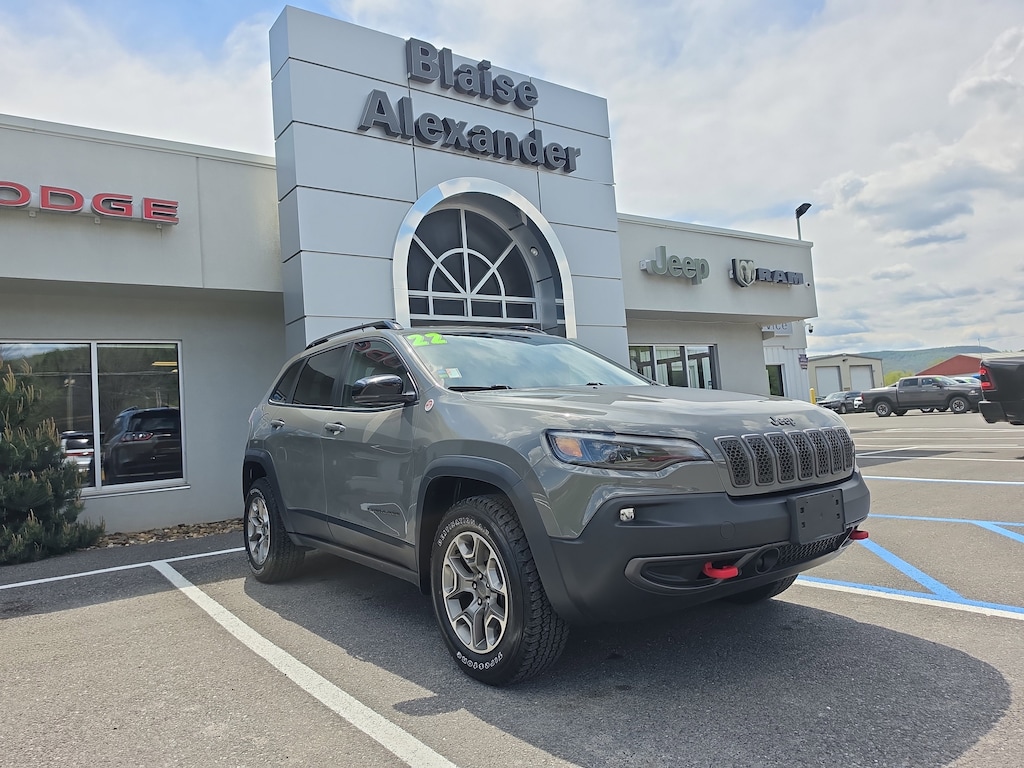 Used 2022 Jeep Cherokee Trailhawk SUV