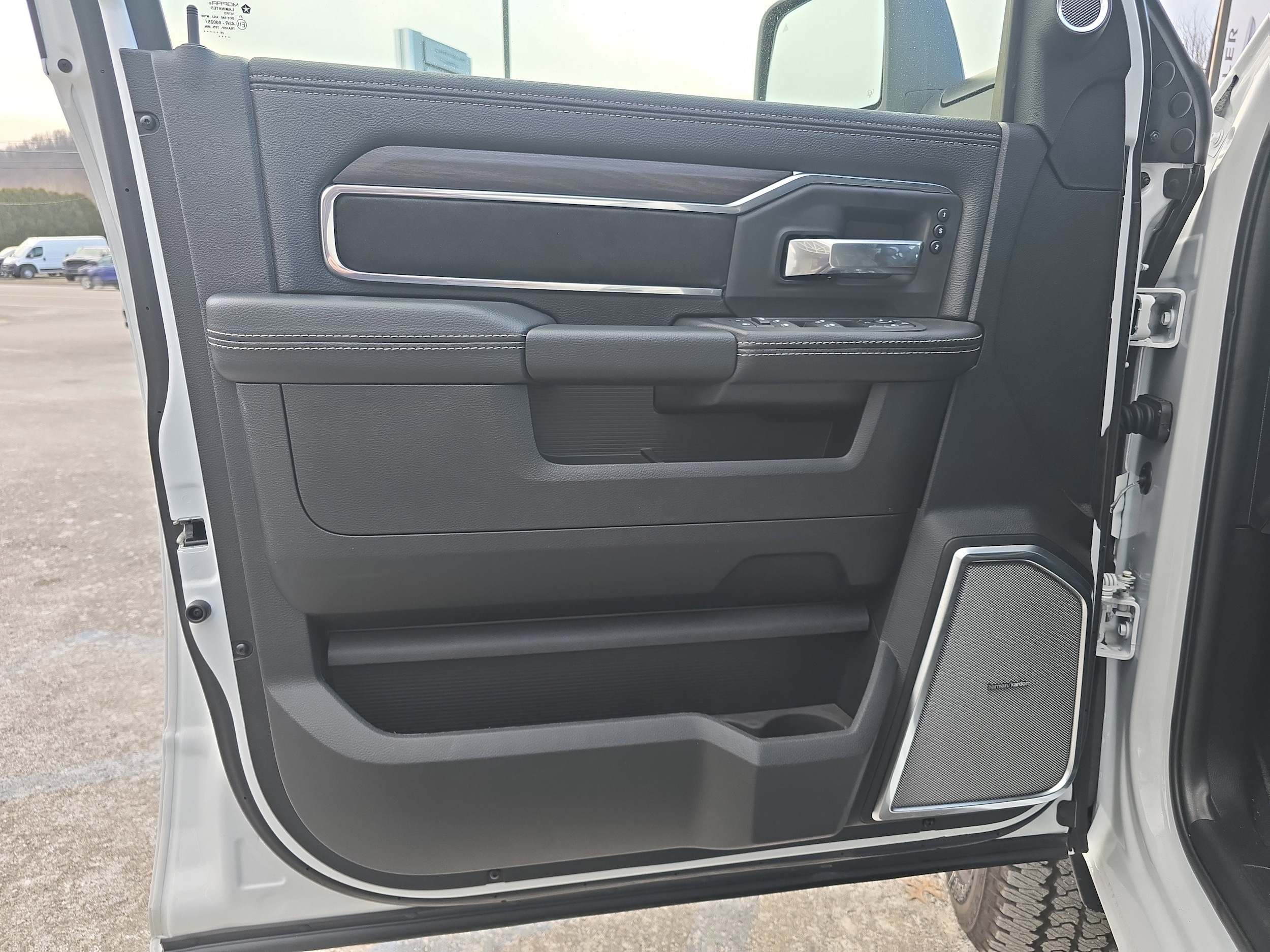 2026 RAM 2500 Laramie - Photo 18