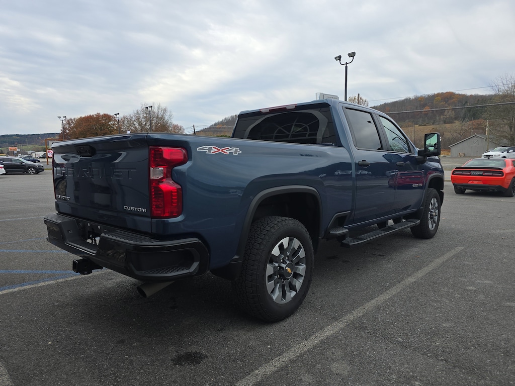 Used 2025 Chevrolet Silverado 2500HD Custom Truck Crew Cab