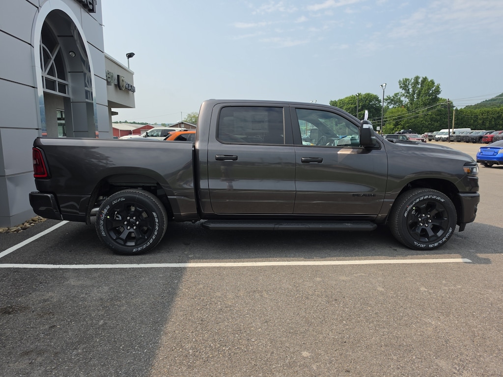 New 2026 Ram 1500 EXPRESS CREW CAB 4X4 5'7 BOX Pickup