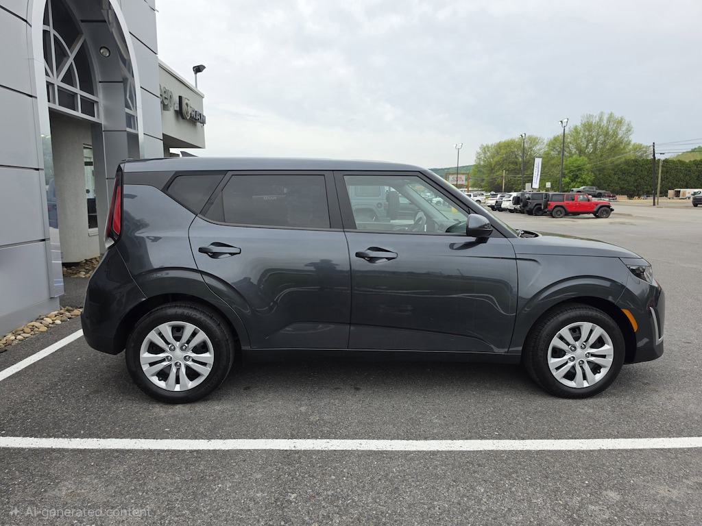 Used 2023 Kia Soul LX Hatchback