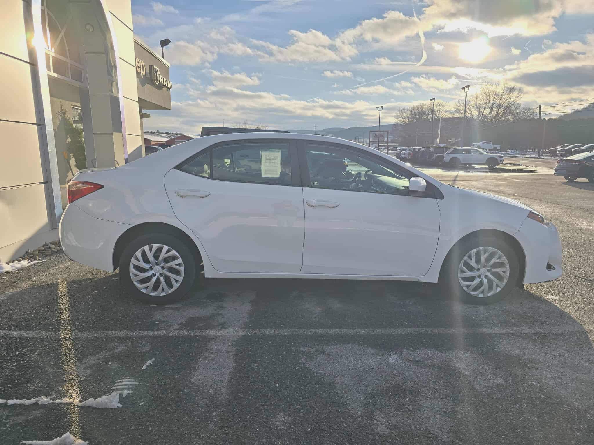 Used 2018 Toyota Corolla LE with VIN 2T1BURHE6JC037515 for sale in Mansfield, PA