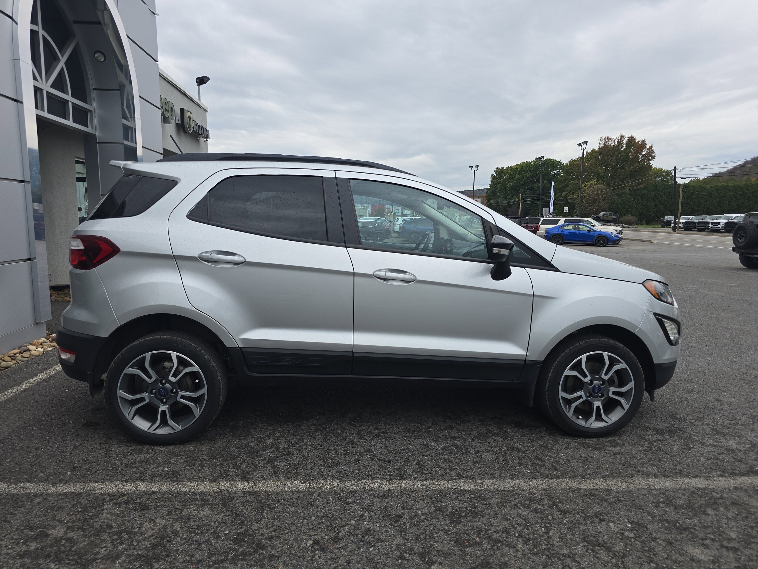 2020 Ford EcoSport SES photo 2