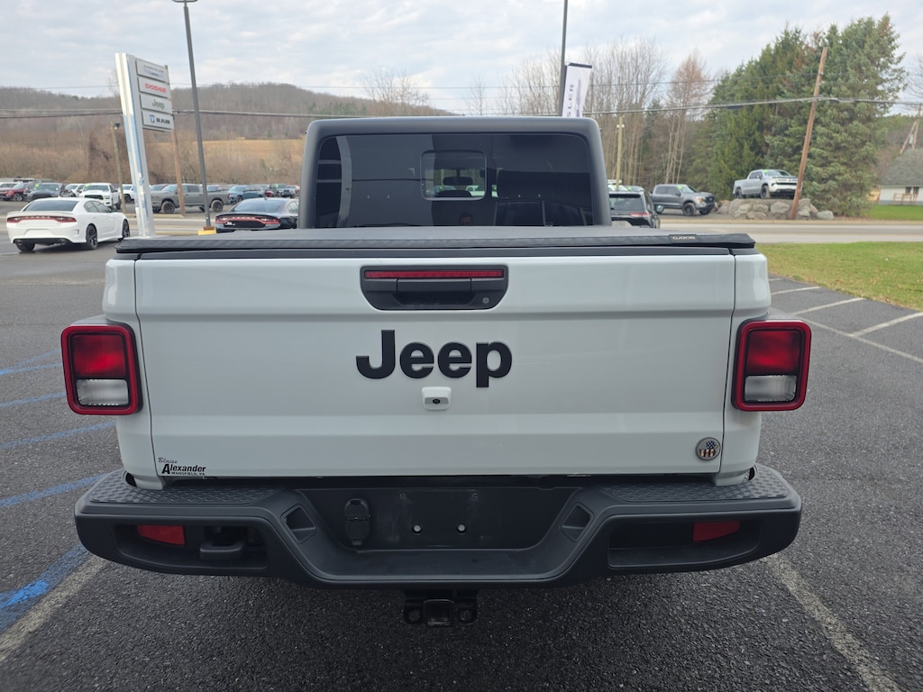 Used 2022 Jeep Gladiator Sport Truck Crew Cab